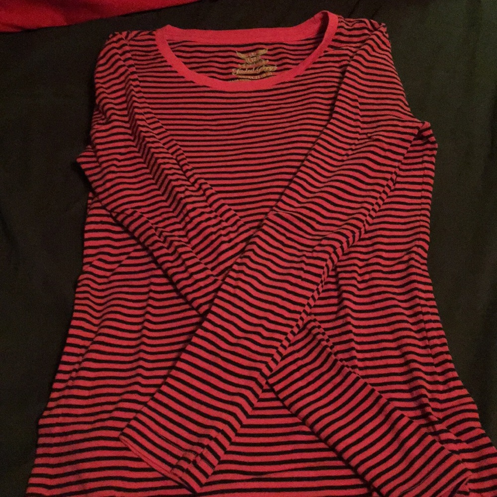 Long sleeve tee shirt
